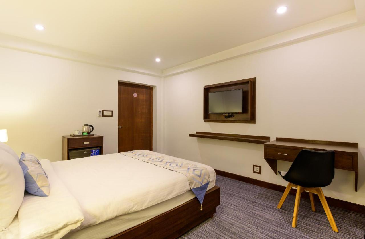Hotel Zakaria International Дака Екстериор снимка