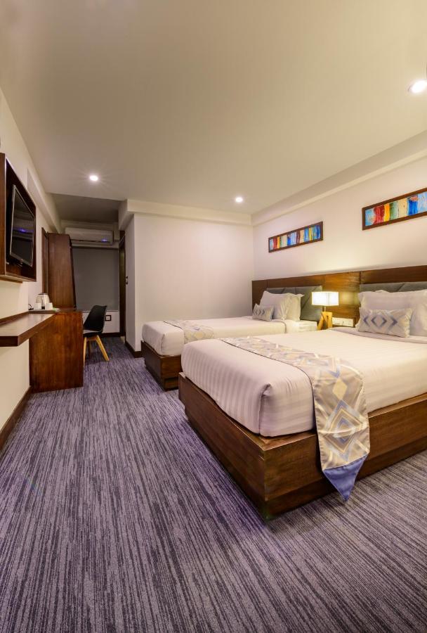 Hotel Zakaria International Дака Екстериор снимка