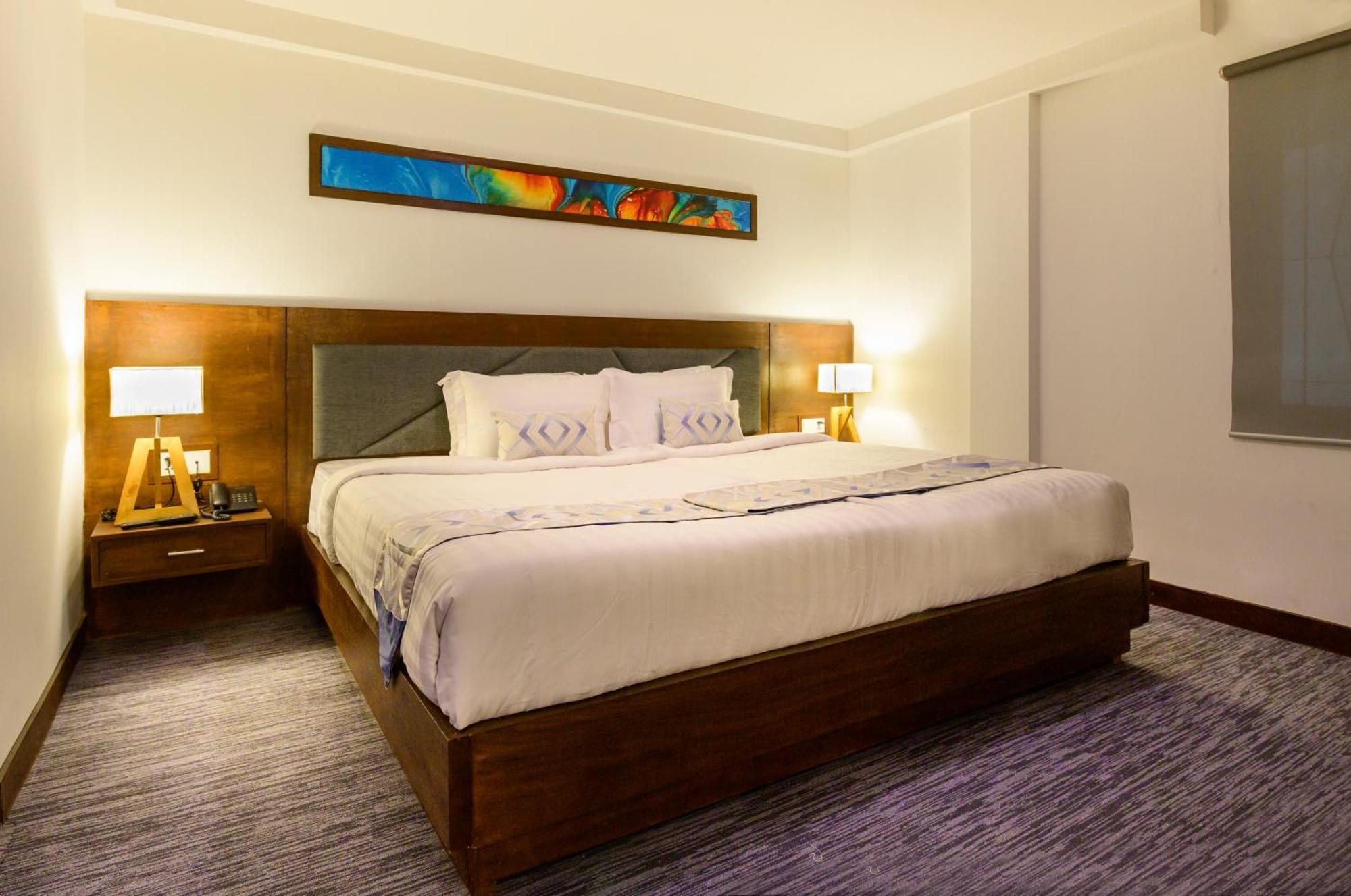 Hotel Zakaria International Дака Екстериор снимка