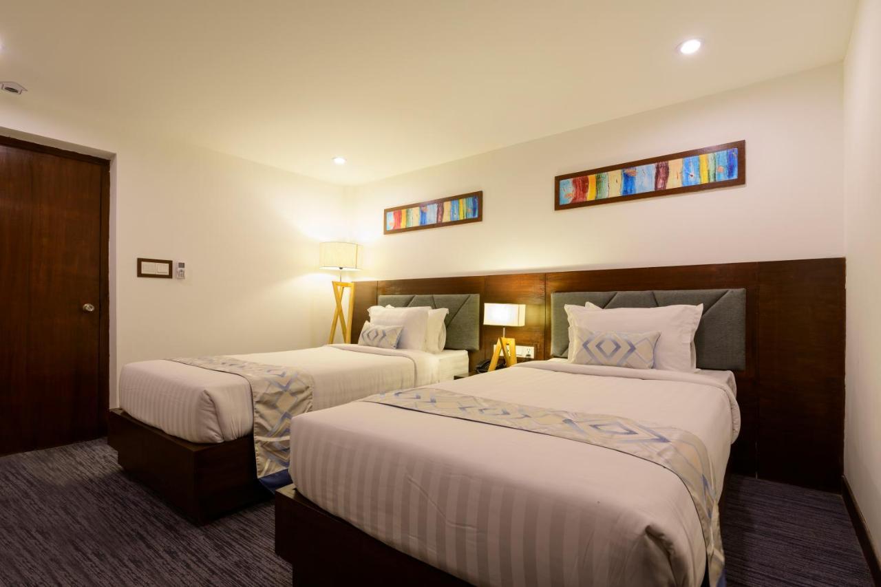 Hotel Zakaria International Дака Екстериор снимка