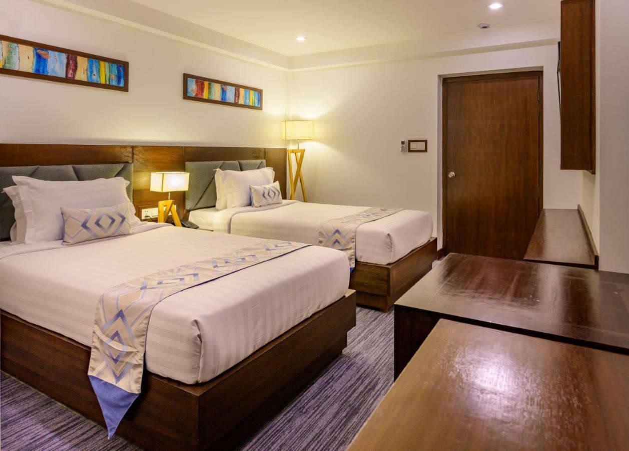 Hotel Zakaria International Дака Екстериор снимка