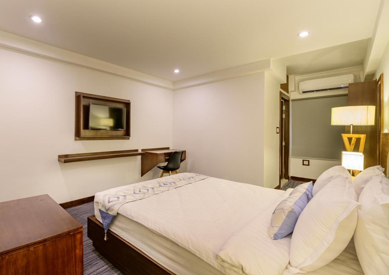 Hotel Zakaria International Дака Екстериор снимка