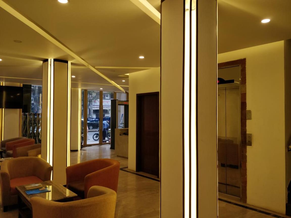 Hotel Zakaria International Дака Екстериор снимка